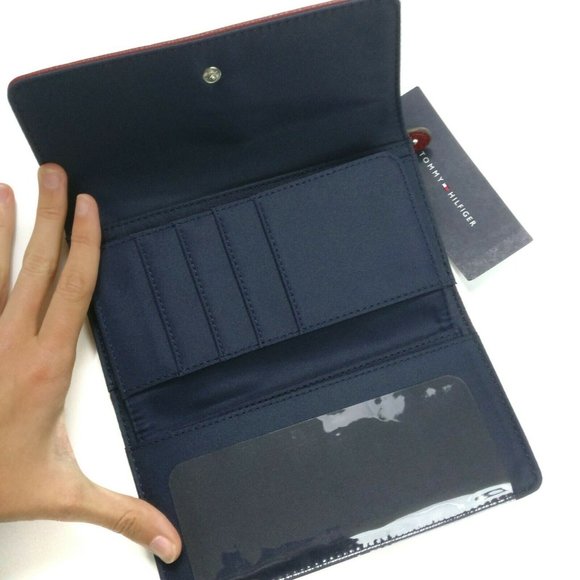 Tommy Hilfiger Tan Jacquard Leather Accent Wallet - Picture 3 of 3